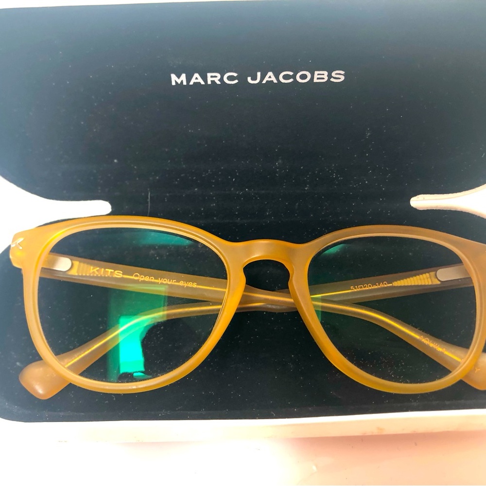 KITS open your eyes, glasses.
